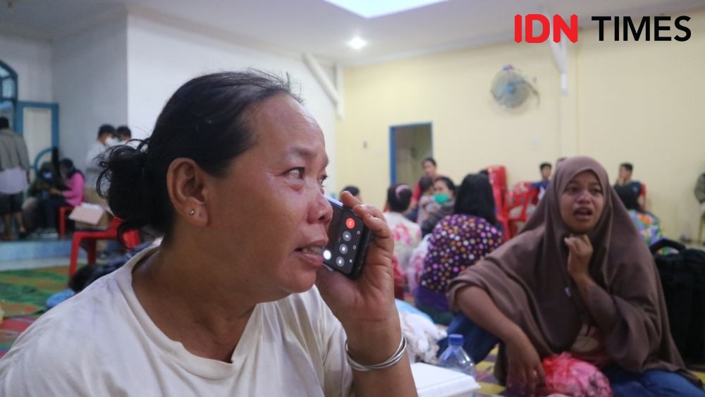Cerita Sedih Pengungsi yang Selamat dari Banjir Tanjung Selamat