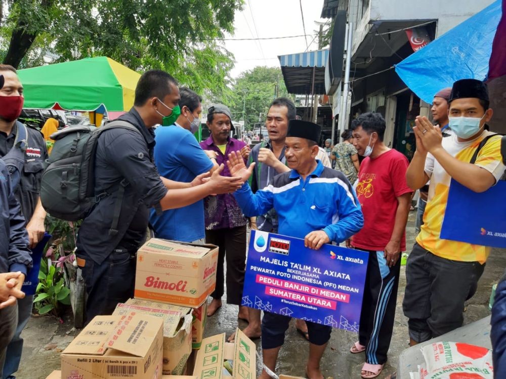 MTXL Axiata dan PFI Medan Salurkan Bantuan untuk Korban Banjir Medan