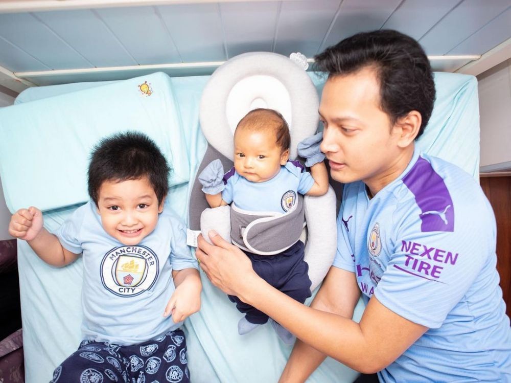 10 Potret Aksa Ganindra Anak Kedua Fedi Nuril, Imut Banget!