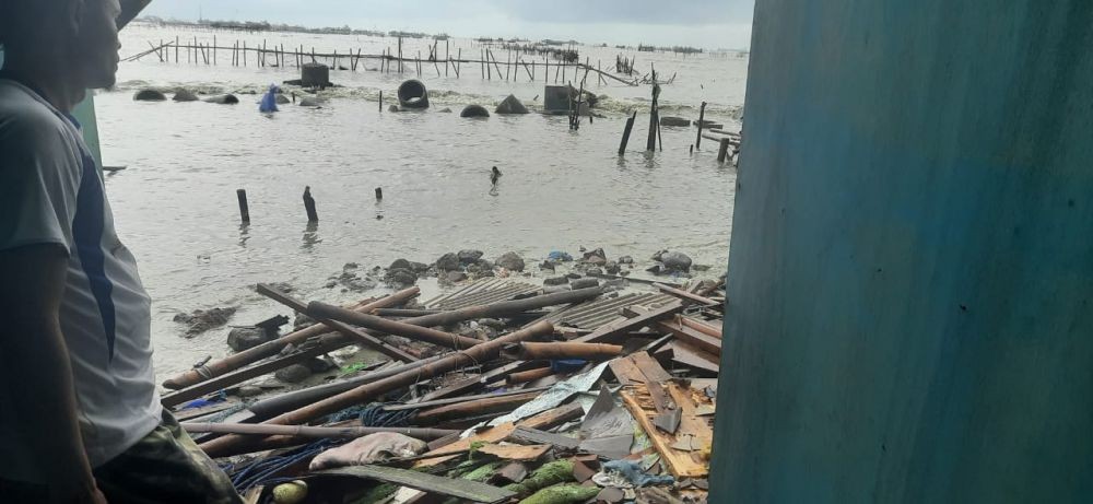 Tanggul Jebol 13 Rumah Warga Tambak Lorok Semarang Dihantam Air Pasang