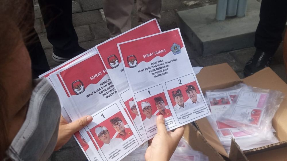 Sehari Sebelum Pencoblosan KPU Denpasar Musnahkan Ribuan Surat Suara