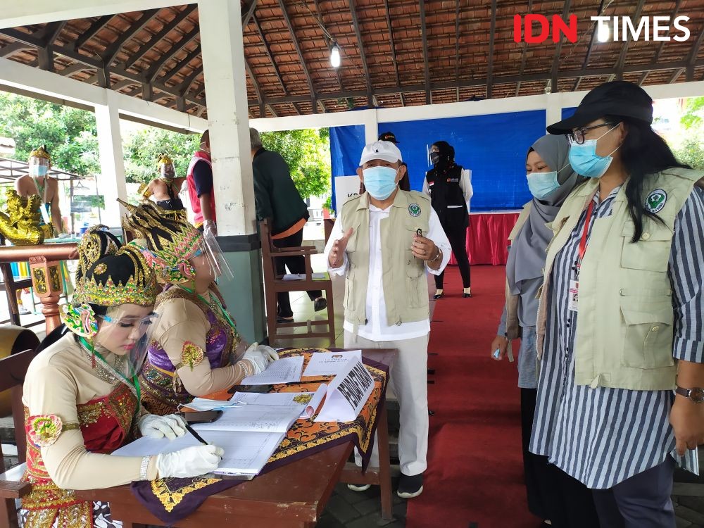 Coblosan saat Pandemik, Werkudara Pakai Face Shields Jaga TPS Semarang
