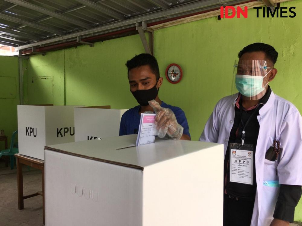 Unik, TPS 002 di Balikpapan Usung Tema Tenaga Medis