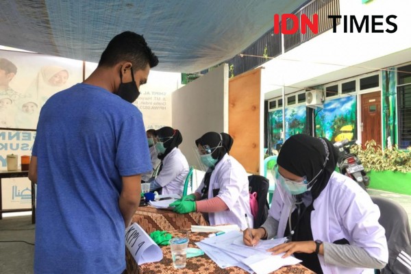 Unik, TPS 002 di Balikpapan Usung Tema Tenaga Medis