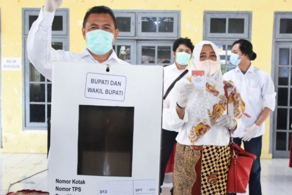 Pilkada Kabupaten Mojokerto, Calon Petahana Kalah di TPS Sendiri