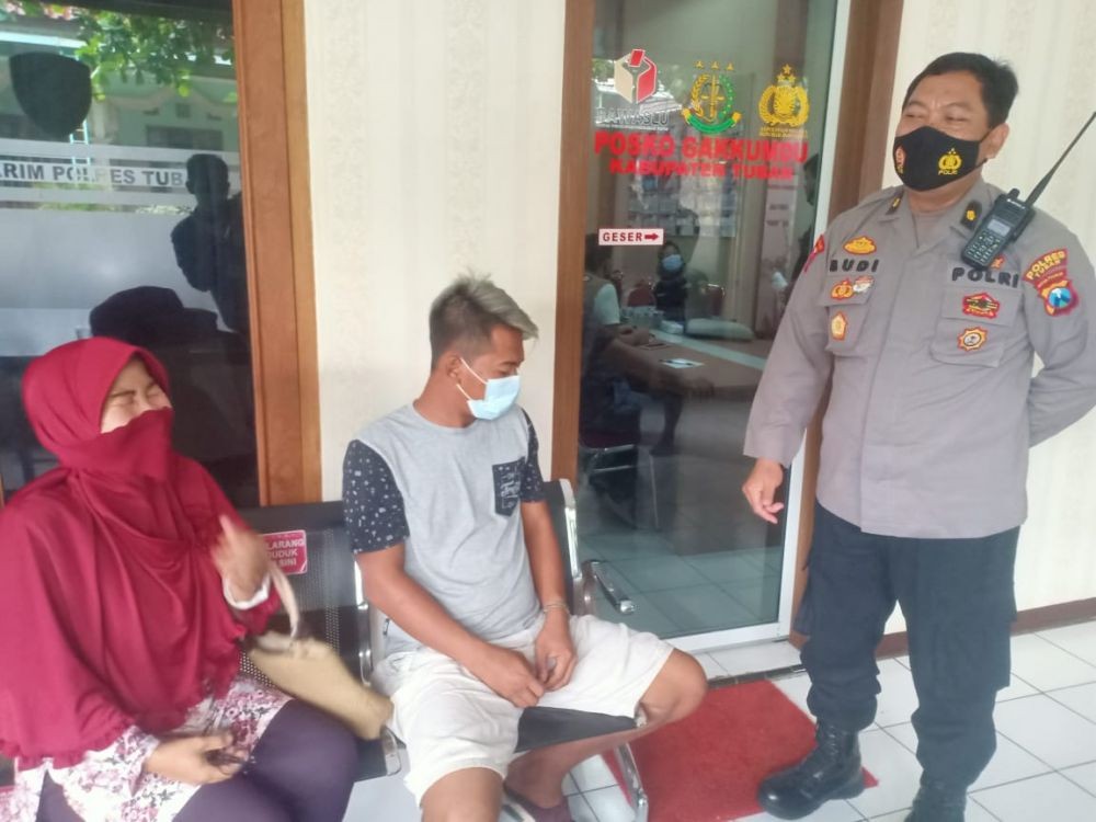 Viral Bagi-bagi Uang di TPS Tuban, Pelaku Mengaku Cuma Bercanda