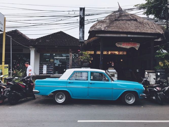 10 Hal yang Bikin Bule Kaget saat Liburan Tahun Baru di Bali