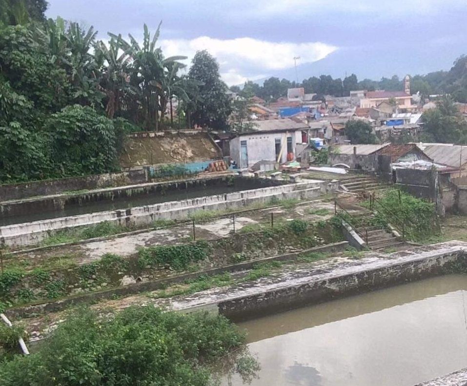 6 Kolam Renang Angker di Indonesia, Ada Sosok Noni Belanda