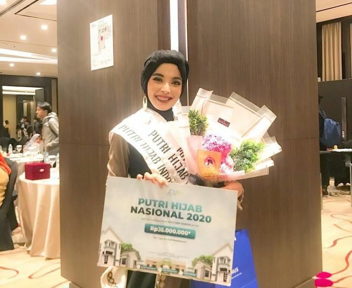 Cerita Dua Putri Hijab Harumkan Lampung, Raih Juara Nasional