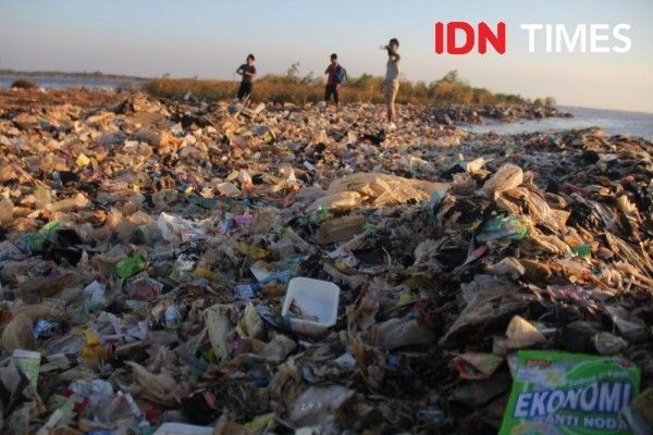 DLH Tangerang: Semua Pihak Harus Tangani Sungai Cisadane yang Tercemar