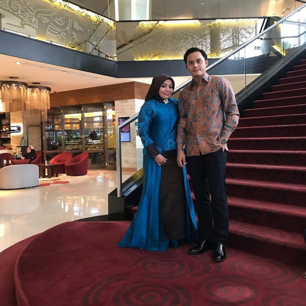 Kompak Banget, 10 OOTD Couple Muzdalifah dan Fadel Islami