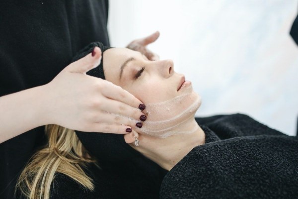 5 Tips Memilih Skincare Berdasarkan Jenis dan Sifat Kulit, Biar Manjur