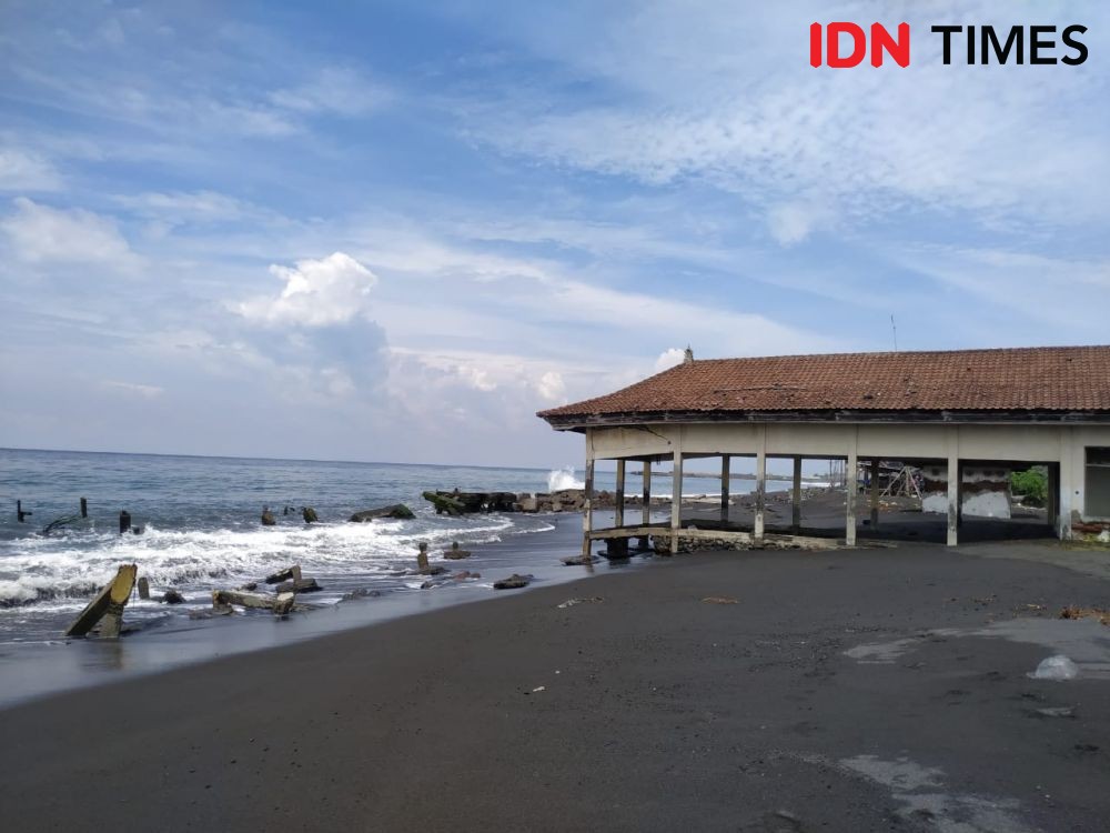 Pemkab Klungkung Hanya Sanggup Rehab Tanggul Pantai Sepanjang 39 Meter