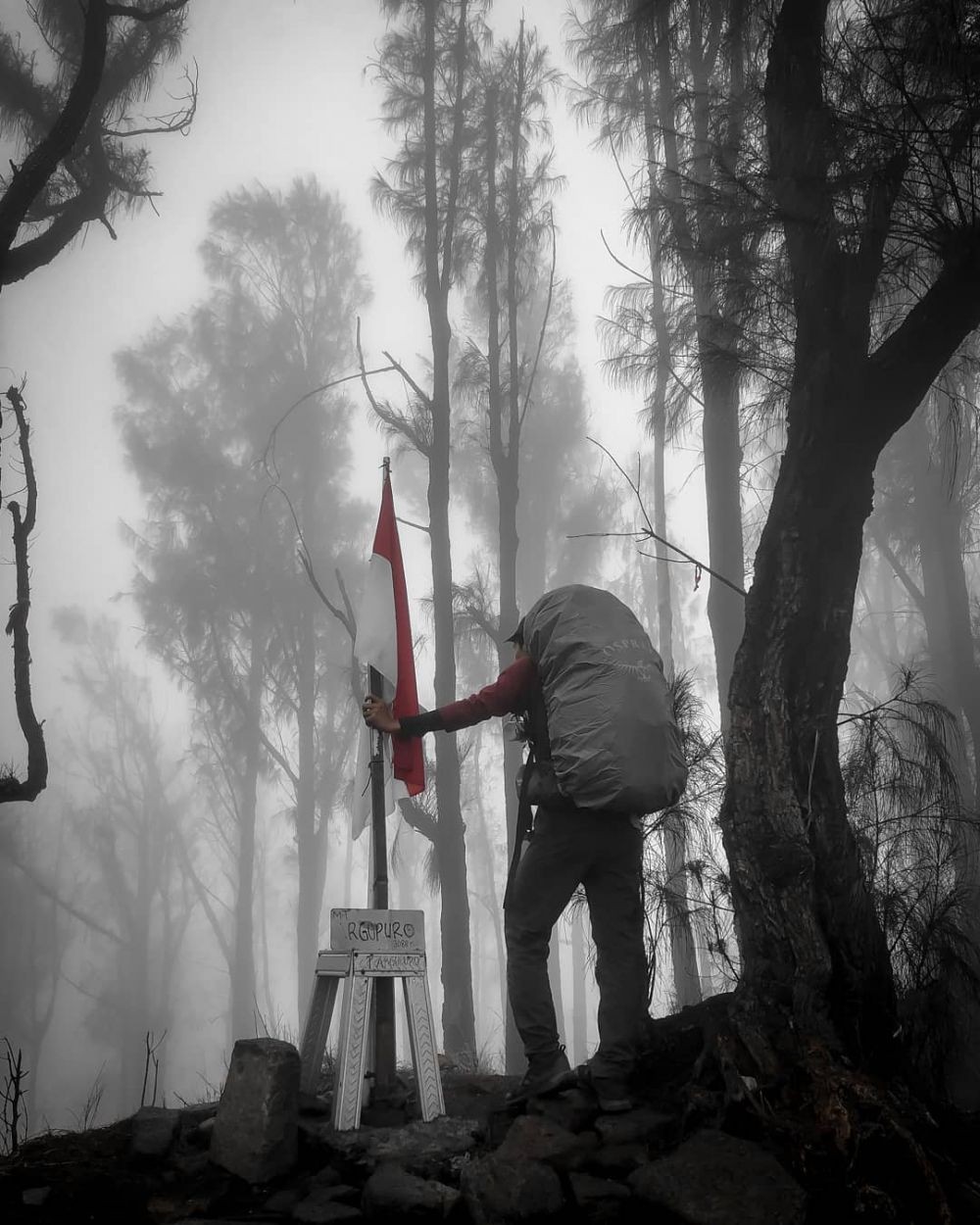 10 Gunung Api Aktif yang Angker di Pulau Jawa, Ada Nenek Misterius