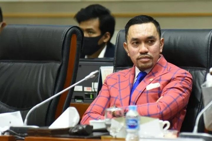 Airlangga gives a signal that Sahroni-Airin will duet in the Jakarta gubernatorial election