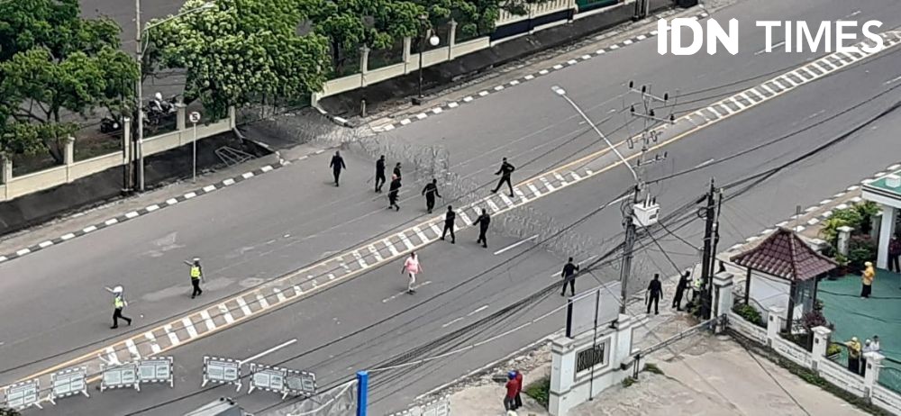 Protes Penahanan Rizieq Shihab di Palembang, 110 Polisi Blokade Jalan