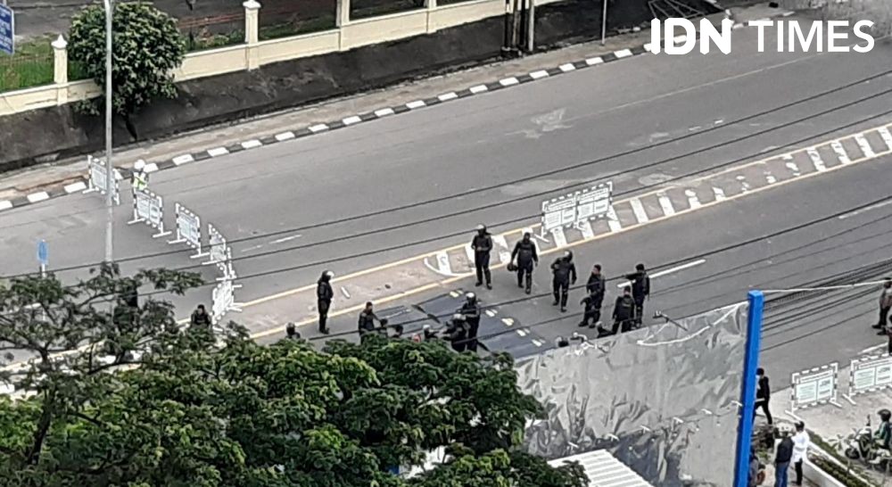 Protes Penahanan Rizieq Shihab di Palembang, 110 Polisi Blokade Jalan