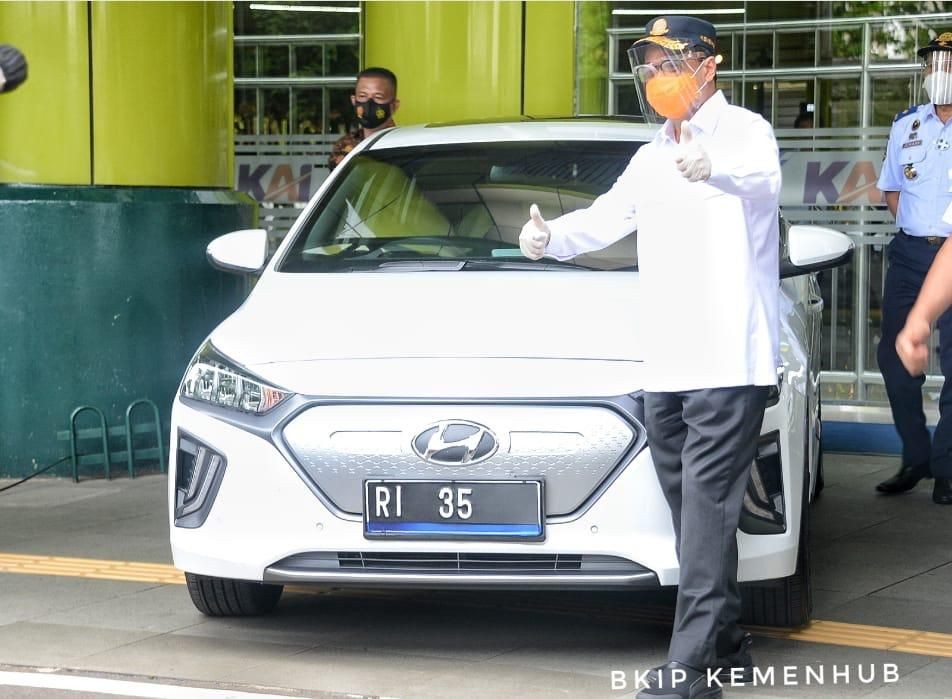 PLN Tambah 1 Stasiun Pengisian Kendaraan Listrik di Palembang