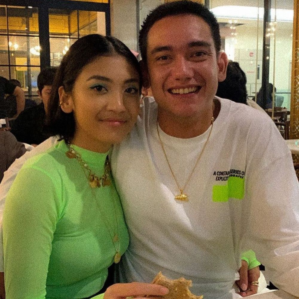 Sah Menikah! 10 Perjalanan Cinta Adipati Dolken dan Canti Tachril
