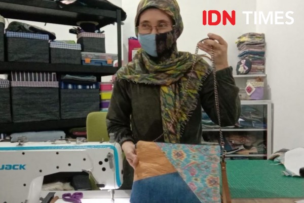 Cerdik Manfaatkan Kain Sisa, UMKM Jual Tas Motif Khas Palembang
