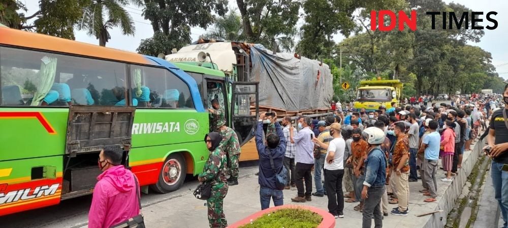 Kecelakaan Truk Vs Bus di Simalungun, Lima Orang Alami Luka-luka