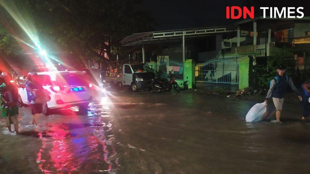 Banjir di BTN Kodam III Makassar, Warga Mengungsi ke Masjid