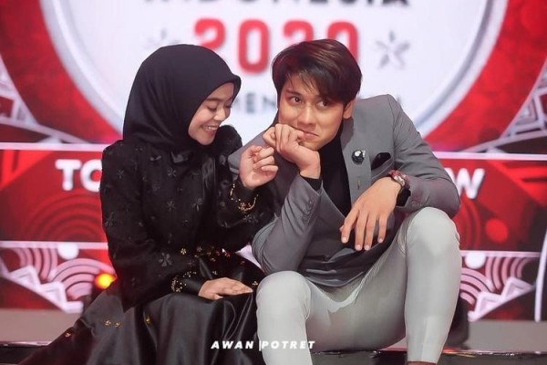 Intip 10 Outfit Lesty Kejora dan Rizky Billar, Serasi!