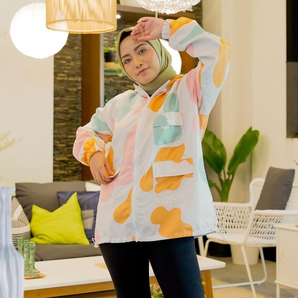 Lepas Hijab, 9 Unggahan Terbaru Rachel Vennya, Beda Banget!