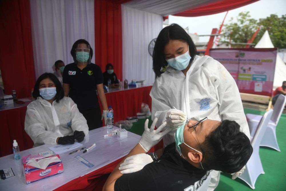 Epidemiolog Unair: Kontak Erat di Surabaya Dilacak, Tapi Gak Dites