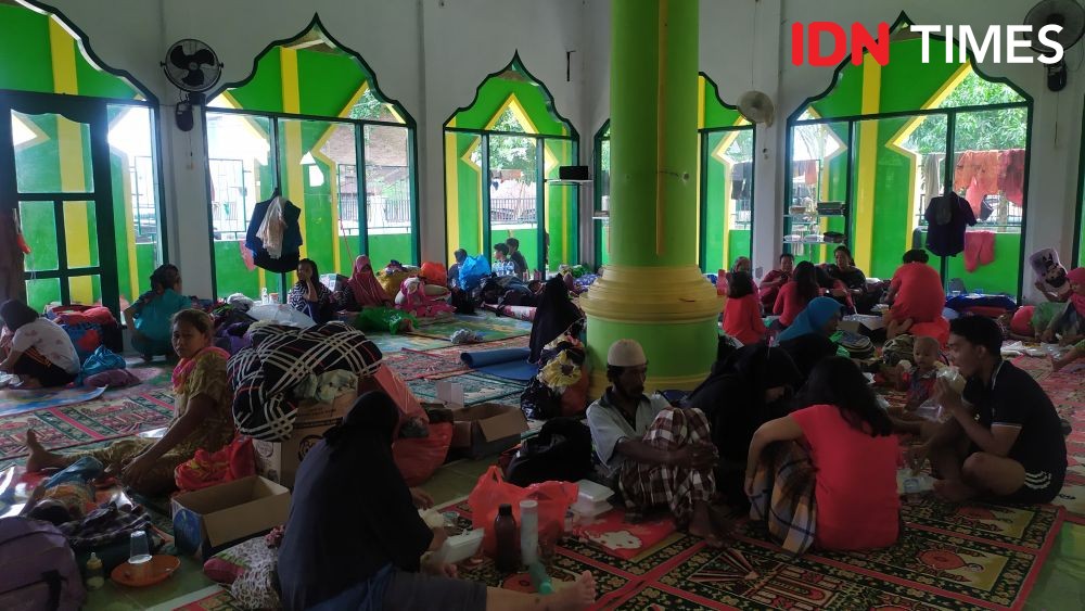 Korban Banjir di Makassar Mengungsi Bersama Bayi Usia 2 Minggu 