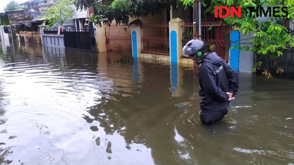 Korban Banjir di Makassar Mengungsi Bersama Bayi Usia 2 Minggu 