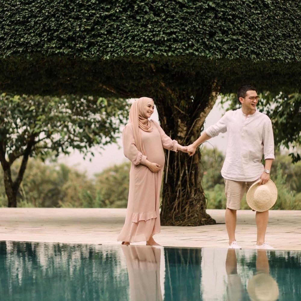10 Foto Maternity Artis Paling Curi Perhatian Selama 2020