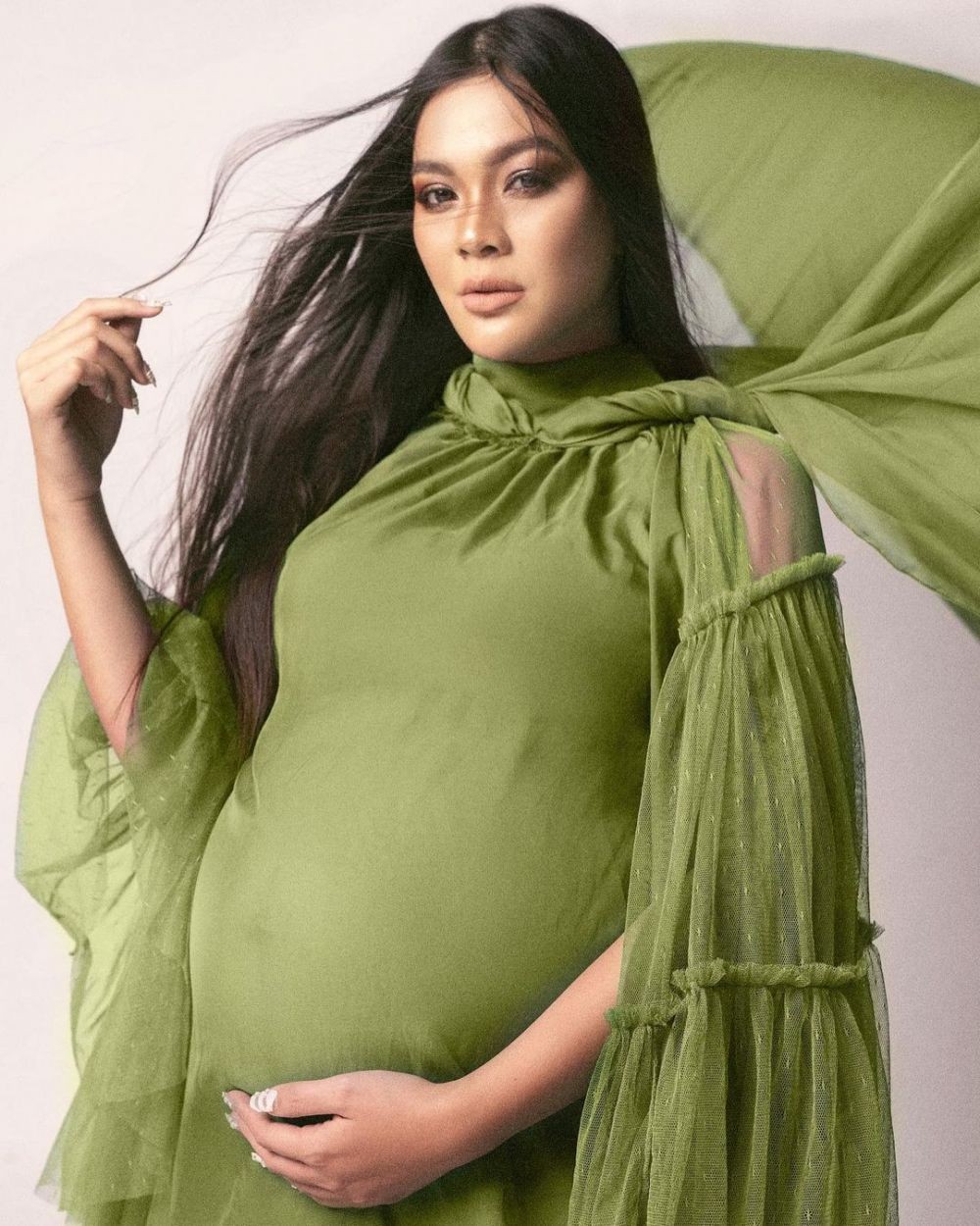 10 Foto Maternity Artis Paling Curi Perhatian Selama 2020