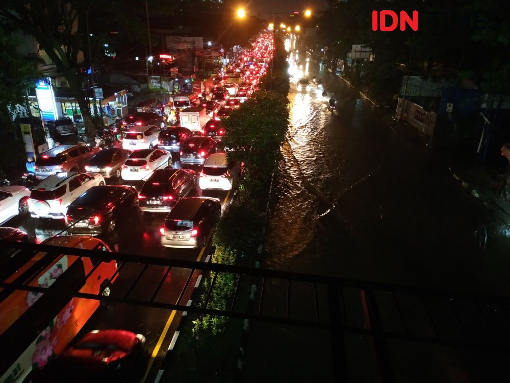 Banjir Kepung Bandung, 13 Pasien di Rumah Sakit Singgah Diungsikan