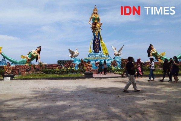 Liburan Nataru, Pantai Bali Lestari Ramai Dikunjungi Masyarakat