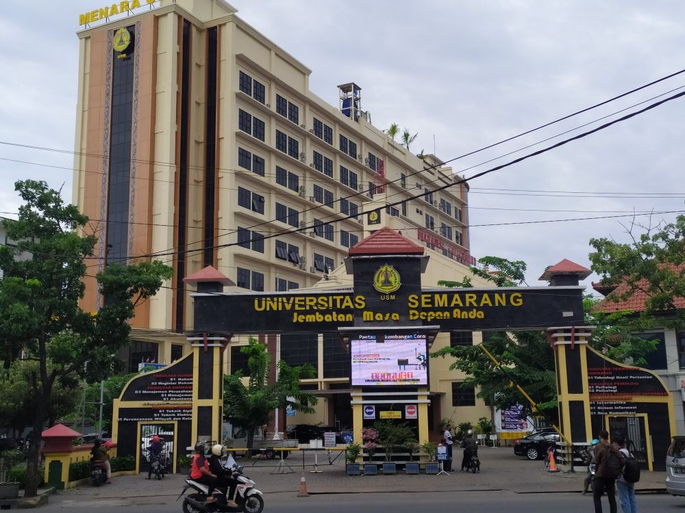 Terbaring Sakit Kena COVID-19, Warga Semarang Doakan Prof Muladi