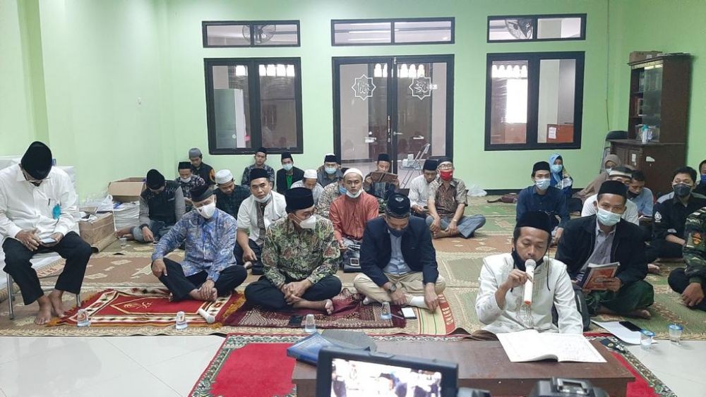 Terbaring Sakit Kena COVID-19, Warga Semarang Doakan Prof Muladi
