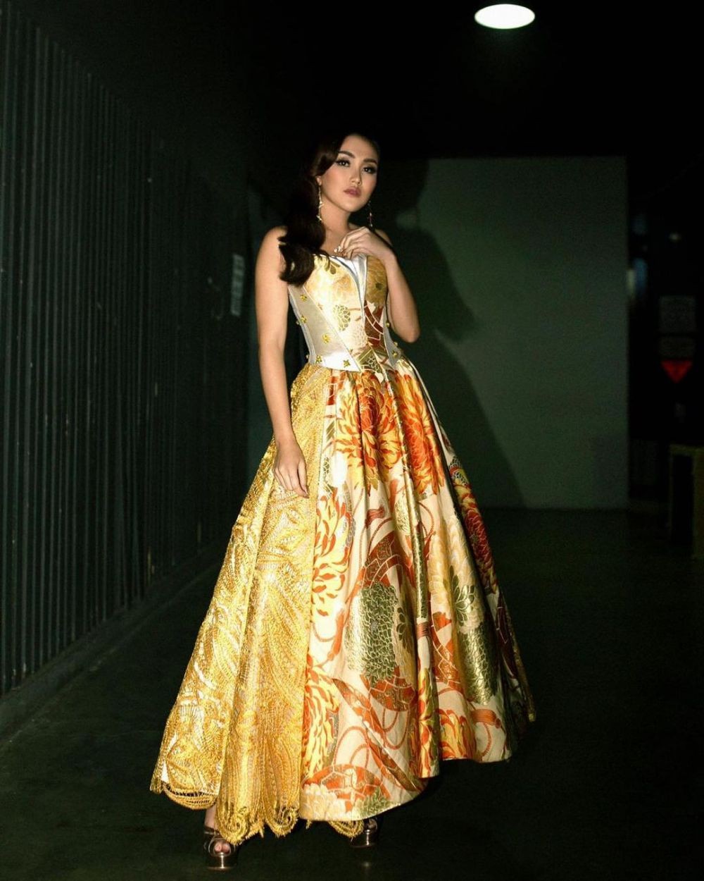 9 Inspirasi Dress Glamor ala Penyanyi Dangdut Indonesia, Gemerlap!