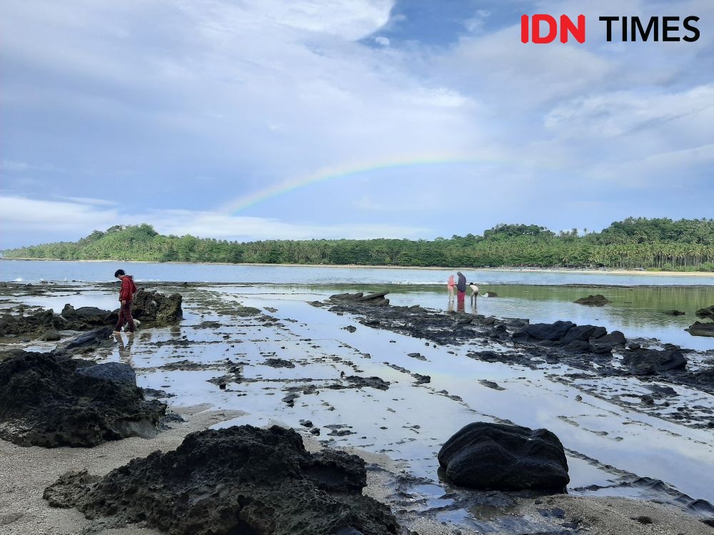 Melongok Pesona Pantai Sawarna, Surga Tersembunyi Pesisir Banten