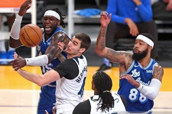 Nasib Boston Celtics dan Los Angeles Lakers di Ujung Tanduk