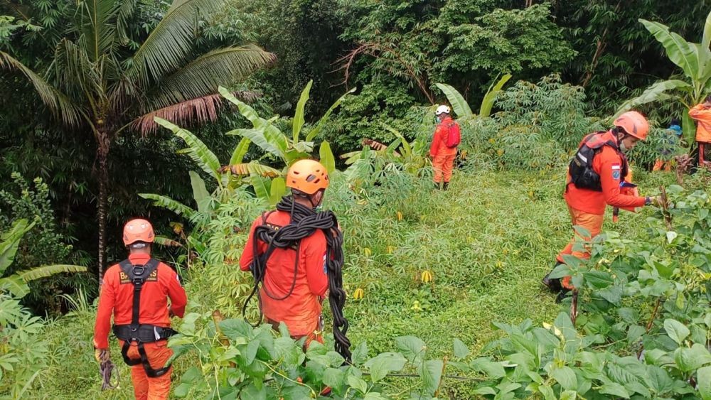 Uji Teknik Evakuasi di Ketinggian, SAR Latih Personelnya di Buleleng