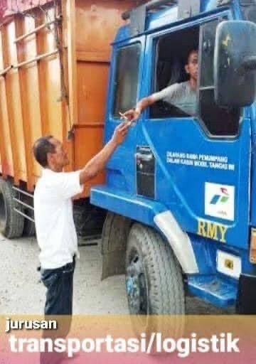 Bikin Emosi tapi Ngakak! 15 Meme Parodi Jurusan Kuliah ala Netizen