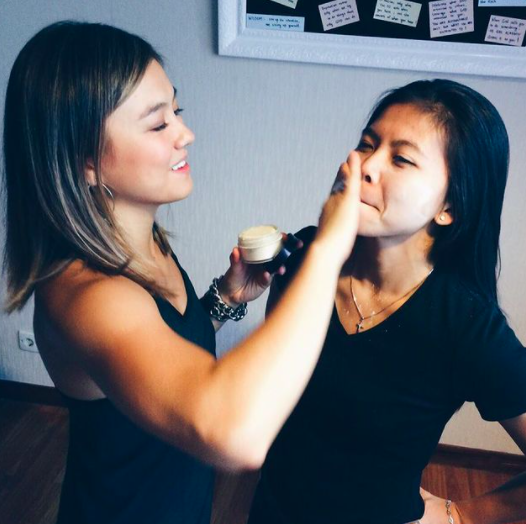 Awet hingga Kini, 9 Potret Persahabatan Agnez Mo dan Greysia Polii