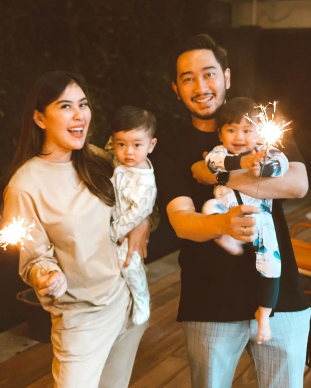 10 Potret Gemas Ultah Zayn dan Zunaira Anak Kembar Syahnaz Sadiqah