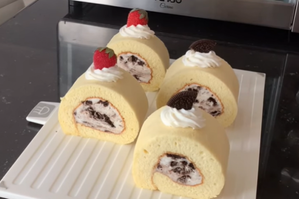 Resep Swiss Role Cake Oreo yang Super Lembut dan Manis