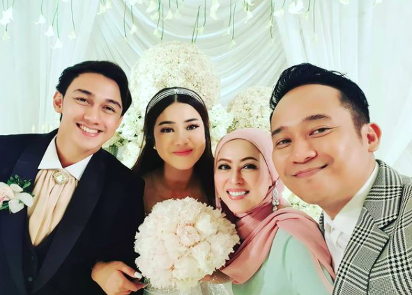 Bertabur Artis Beken, 10 Momen Resepsi Pernikahan Felicya dan Hito