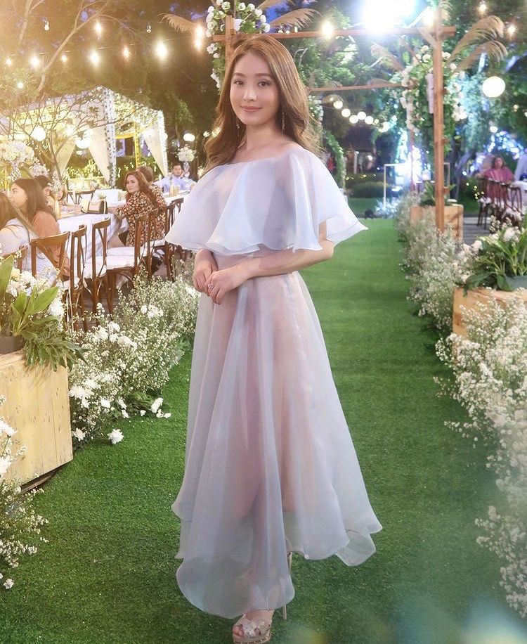 10 Ide Outfit untuk Acara Kondangan ala Natasha Wilona, Anggun!