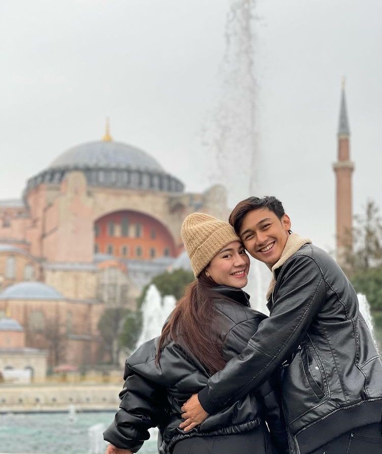 Mesra Banget! 10 Potret Bulan Madu Felicya Angelista dan Hito di Turki