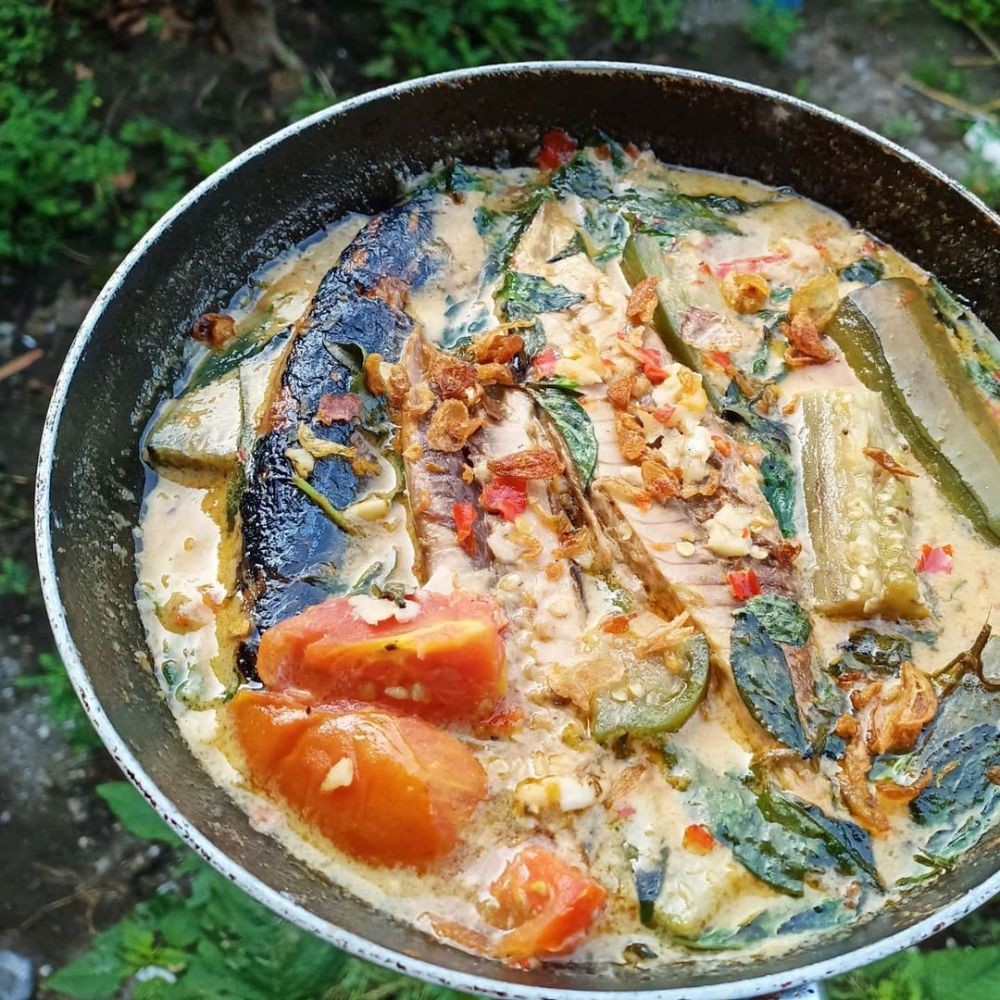 Resep Pecel Terong Khas Jawa Timur, Empuk dan Sedap Banget