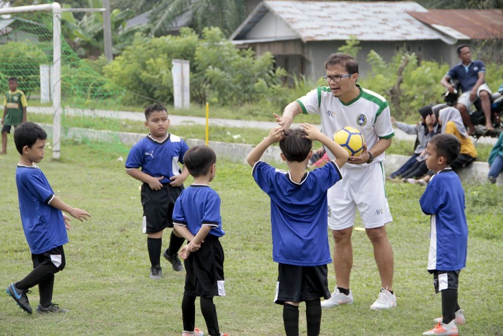 Berlisensi B AFC, Eks Kapten PSMS Latih Sepakbola Anak Usia Dini